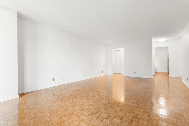 Building Photo - 33 Pond Ave