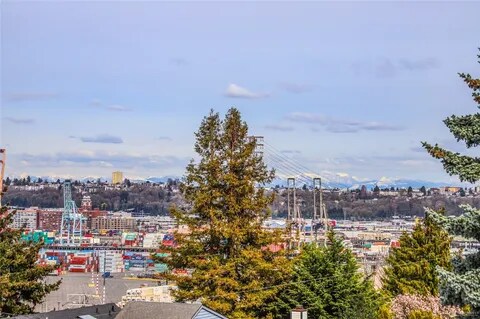 Building Photo - 2064 SW Charlestown St