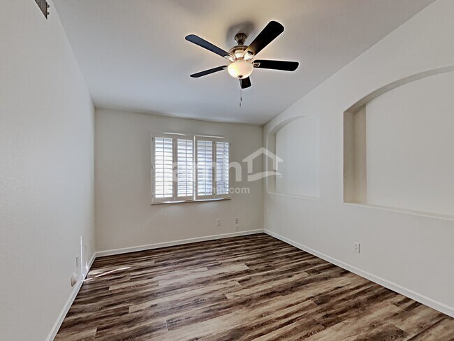 Building Photo - 3840 E Heather Ct