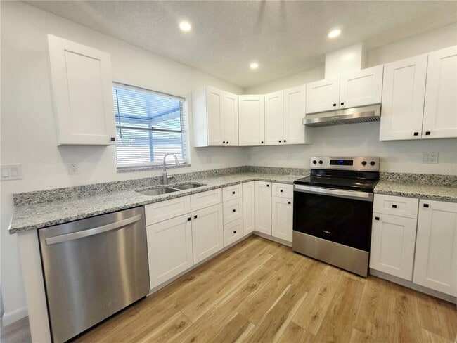 Building Photo - 391 Gulf Breeze Blvd