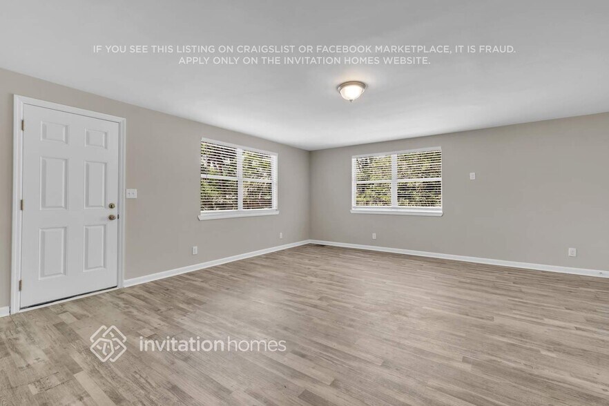 Building Photo - 6613 Shady Oak Dr