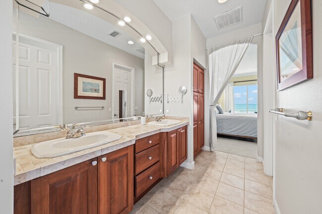 Building Photo - 7585 Jimmy Buffett Mem Hwy