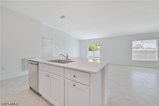 Building Photo - 2901 SW 18th Pl