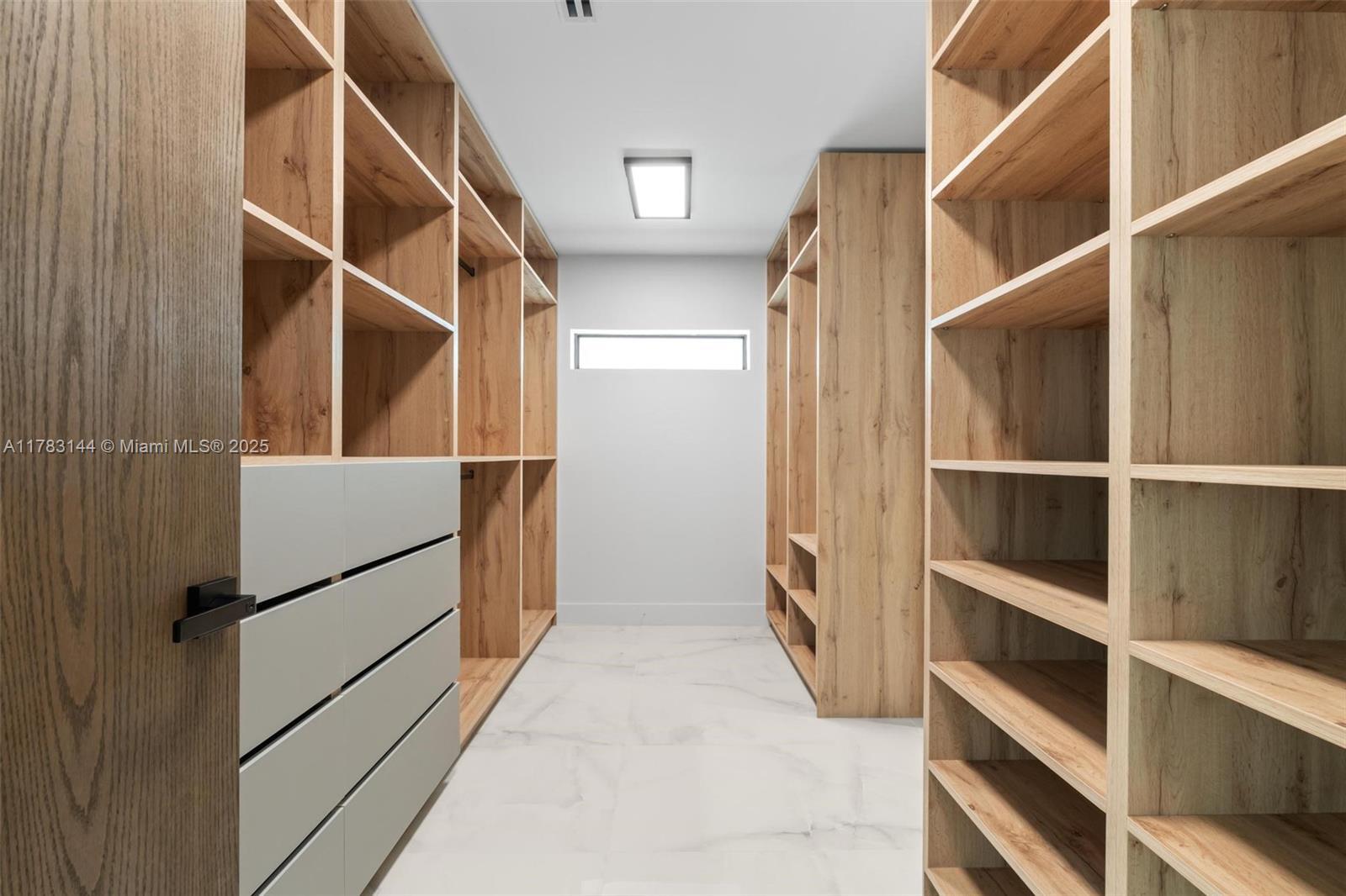Building Photo - 5020 Hawkhurst Ave