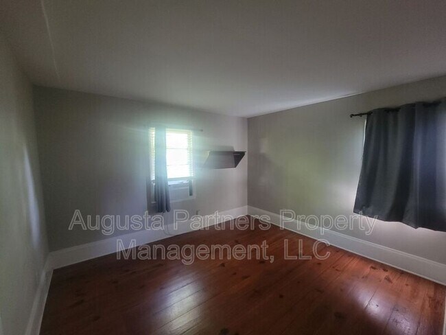 Building Photo - 1330 Wingfield St