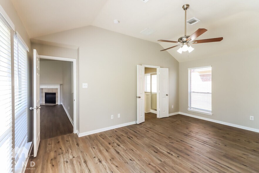 Building Photo - 3638 Slocom Dr