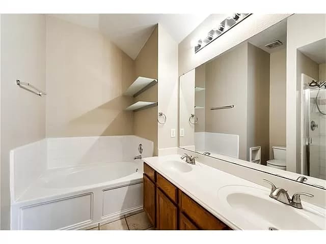 Building Photo - 9117 Newport Ln