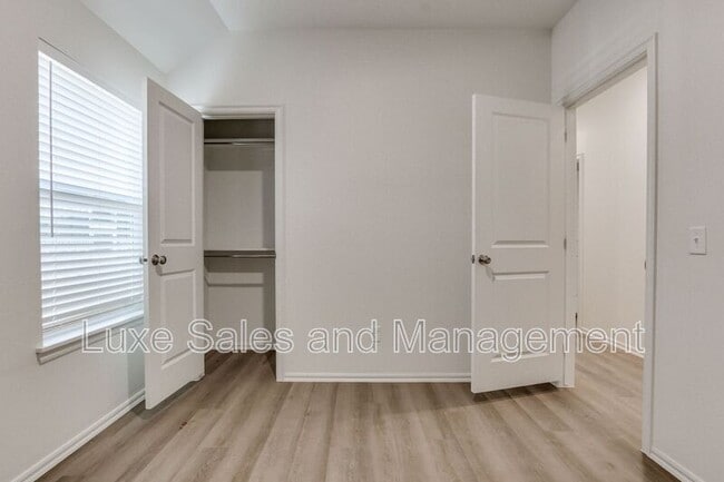 Building Photo - 11613 Mackenzie Wy