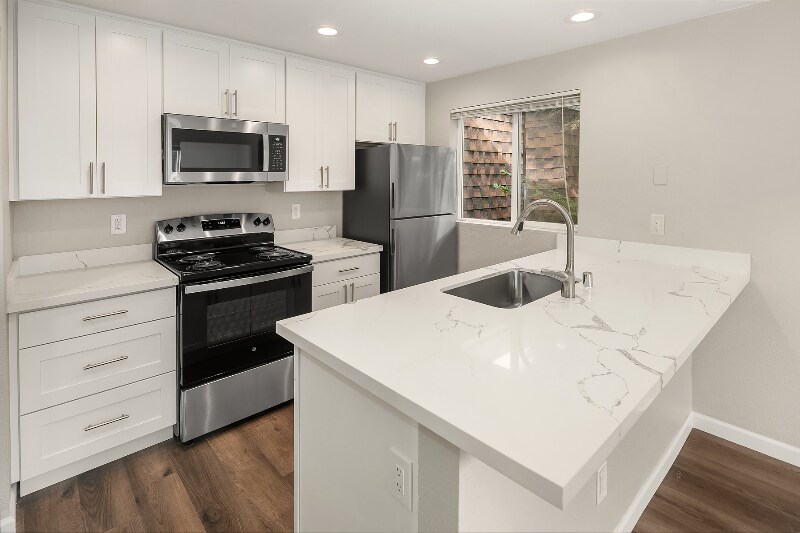 Building Photo - 14314 NE 7th Pl