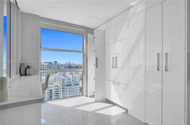 Building Photo - 4201 Collins Ave