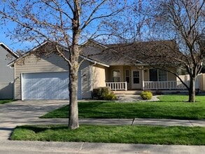 Building Photo - Beautiful home in Coeur D Alene place