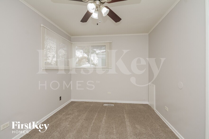 Building Photo - 14525 Dobson Ave