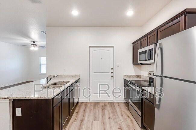 Building Photo - 3505 Abraham Dr