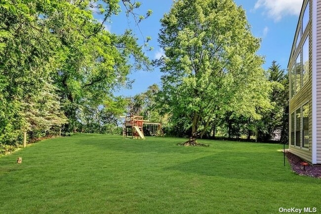 Building Photo - 2 Castle Ct