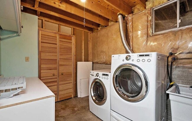 Building Photo - Single Family Home in Established Green Valley community available March 1st!