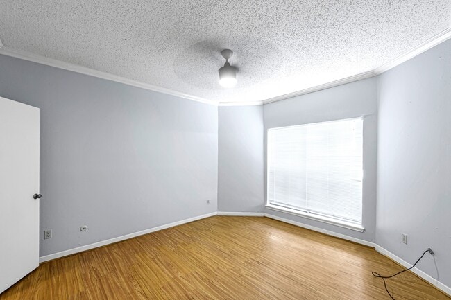 Building Photo - 10137 Waterstone Dr