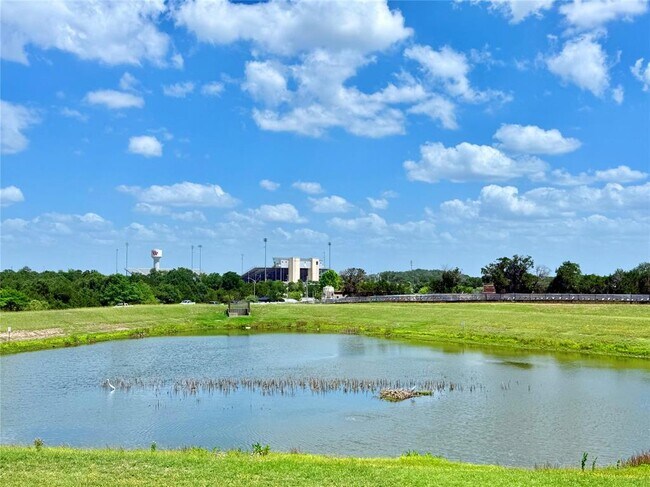 Building Photo - 1807 Slate Creek Dr
