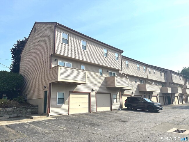Building Photo - 799 Garfield Ave