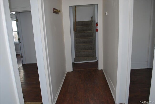 Building Photo - 22 Dekay Rd