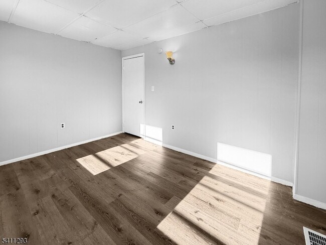 Building Photo - 201 Cedar Alley