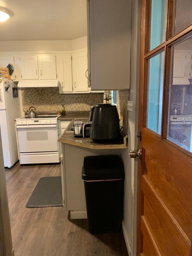 Building Photo - Pennsylvania Ave.