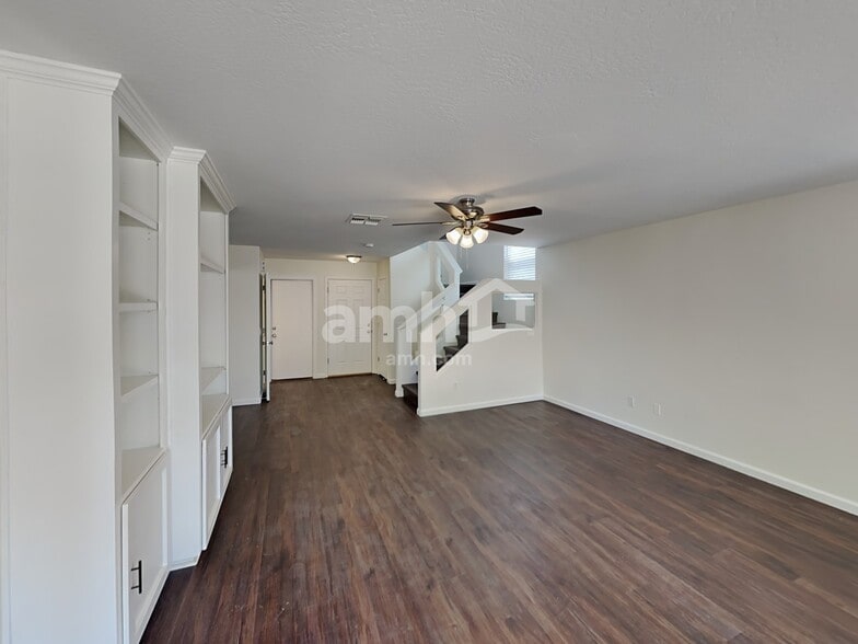 Building Photo - 31352 N Shale Dr