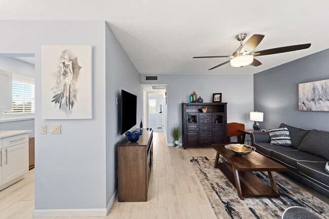 Building Photo - 368 Mansfield Dr