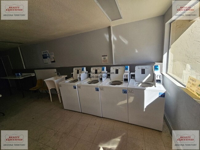 Building Photo - 22nd & Kolb Area Condo - Upstairs unit in Langley Gardens