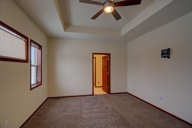 Building Photo - 525 Dragon Willow Ln