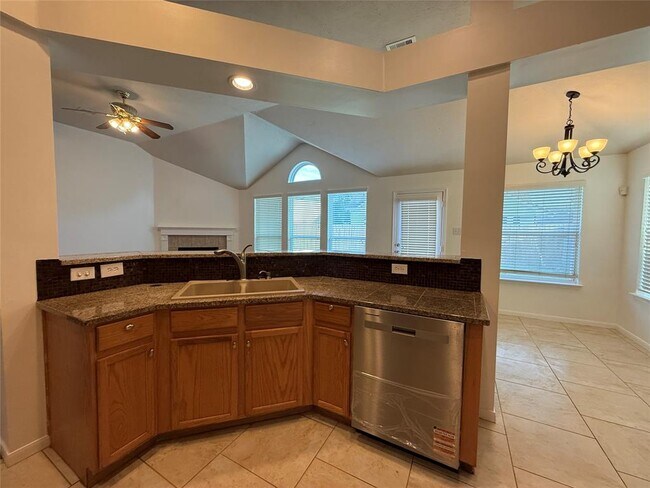 Building Photo - 15615 Lost Maples Dr