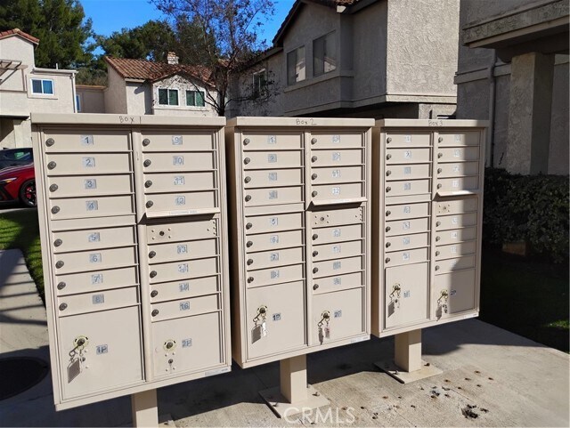 Building Photo - 428 Golden Springs Dr