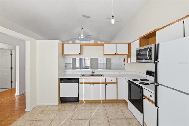 Building Photo - 844 Delfino Pl