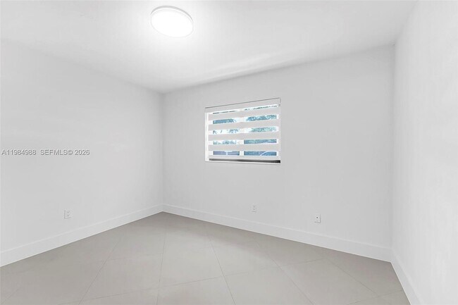 Building Photo - 11640 SW 99th Ct