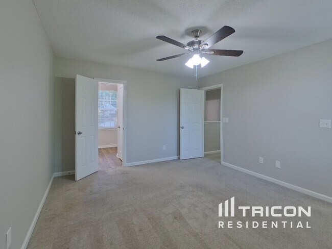 Building Photo - 7949 Bristle Ln