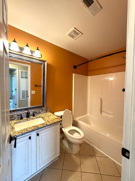 Building Photo - 119 Brentwood Dr