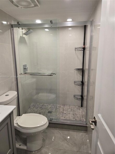 Building Photo - 3401 N Country Club Dr