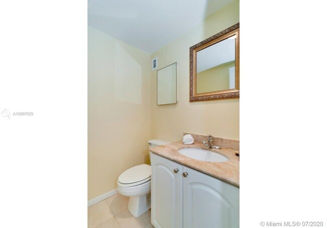 Building Photo - 3801 S Ocean Dr