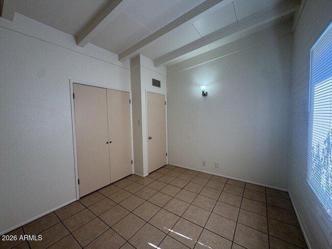 Building Photo - 1800 E Fry Blvd