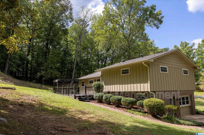 Building Photo - 115 Valley Ln