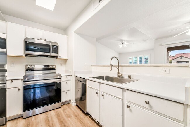 Building Photo - 2300 E Silverado Ranch Blvd