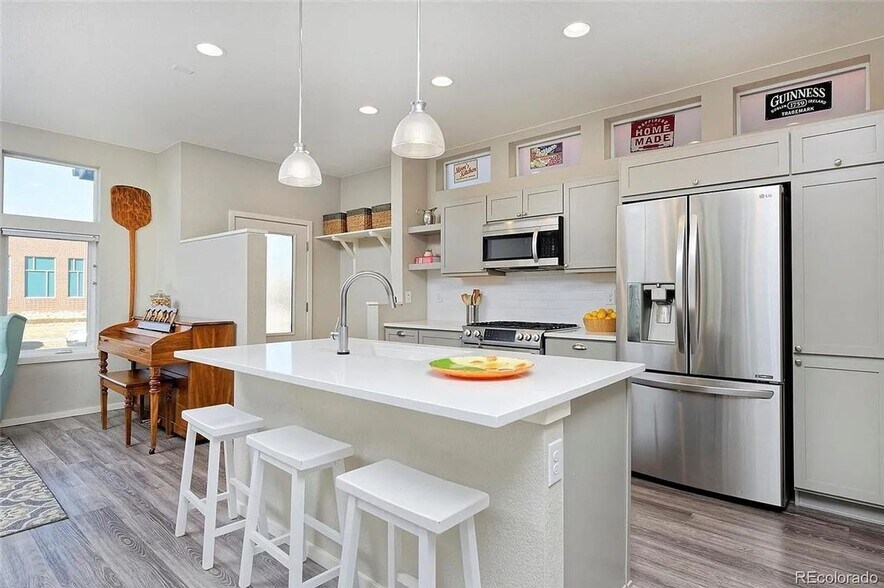 Building Photo - 2230 W 67th Pl