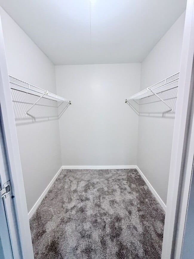 Building Photo - 2 Bedroom 1 Bathroom Remodel