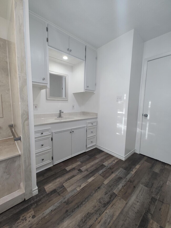 Building Photo - 105 Lumberton Dr