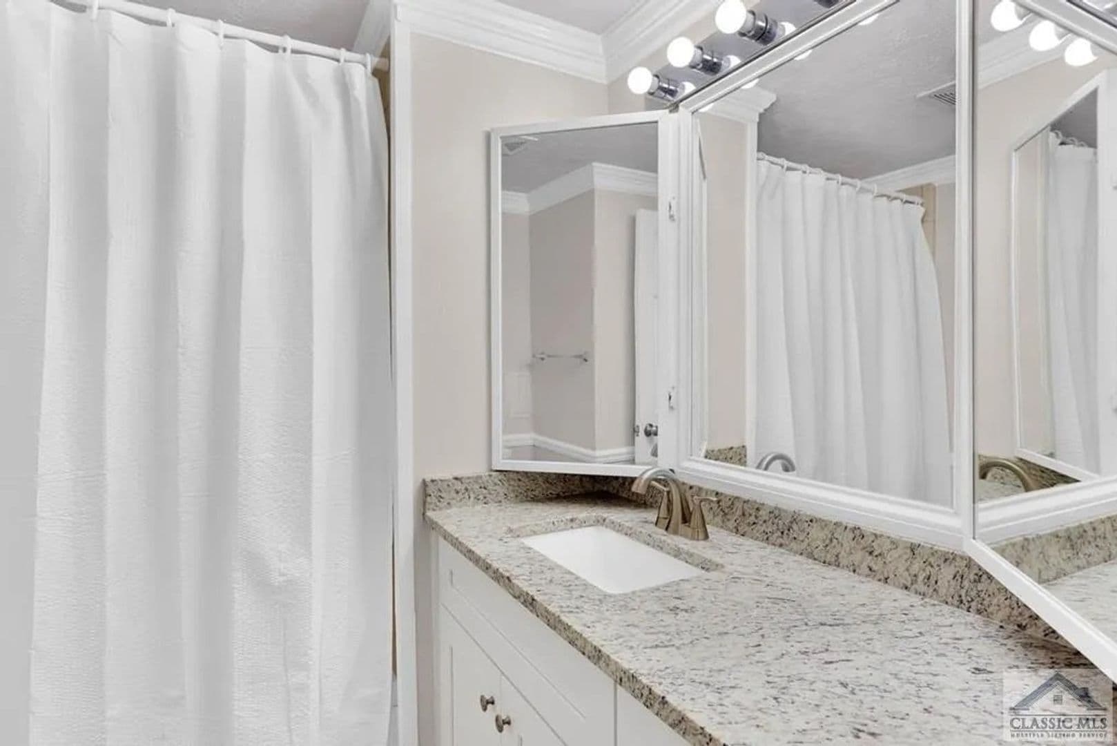 Building Photo - 155 Dwight Rd