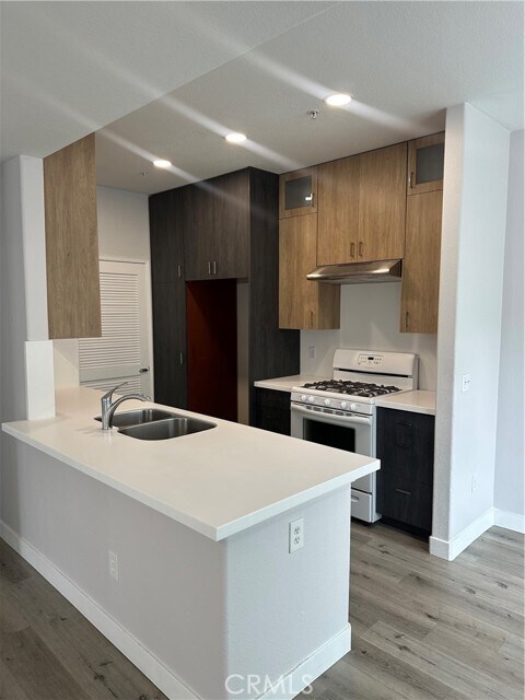 Building Photo - 13133 Le Parc Blvd