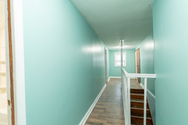 Building Photo - 104 Geissinger Ave