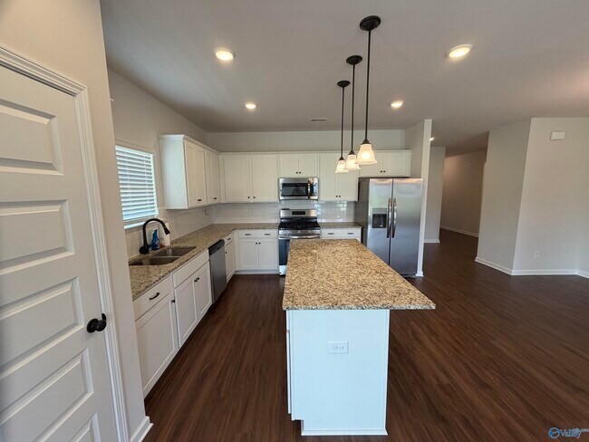 Building Photo - 238 Schoolhouse Dr