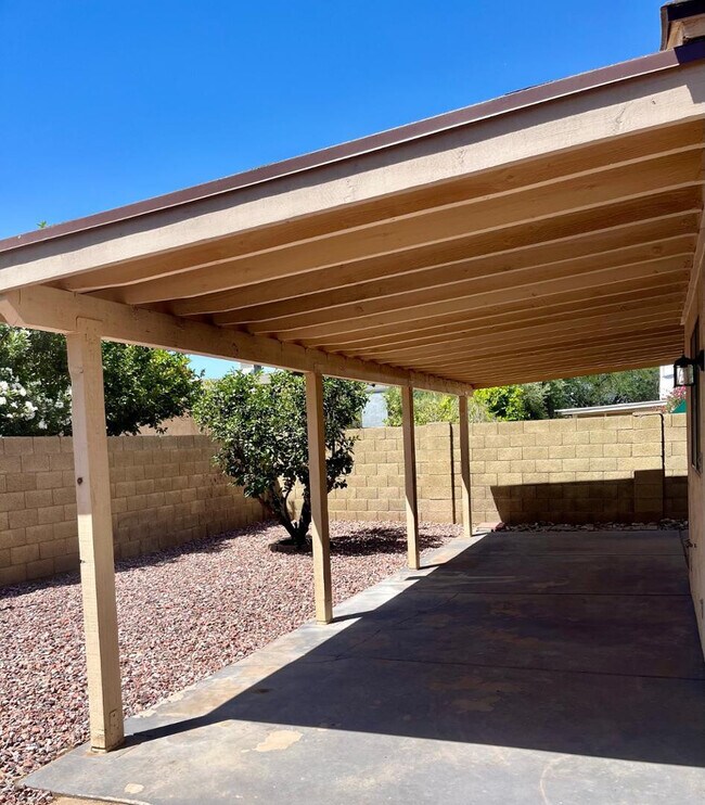 Building Photo - 4043 W Camino Del Rio