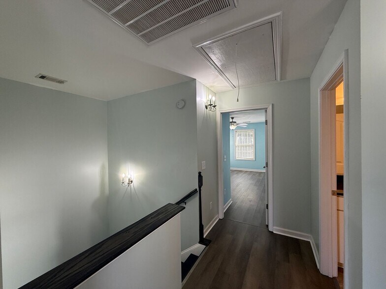 Building Photo - Cute 2 Story Home in Lundy Chase