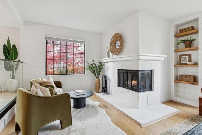 Building Photo - 93 Ashford Ave